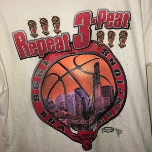 Grail Vintage Bulls Repeat 3-peat T-shirt!!